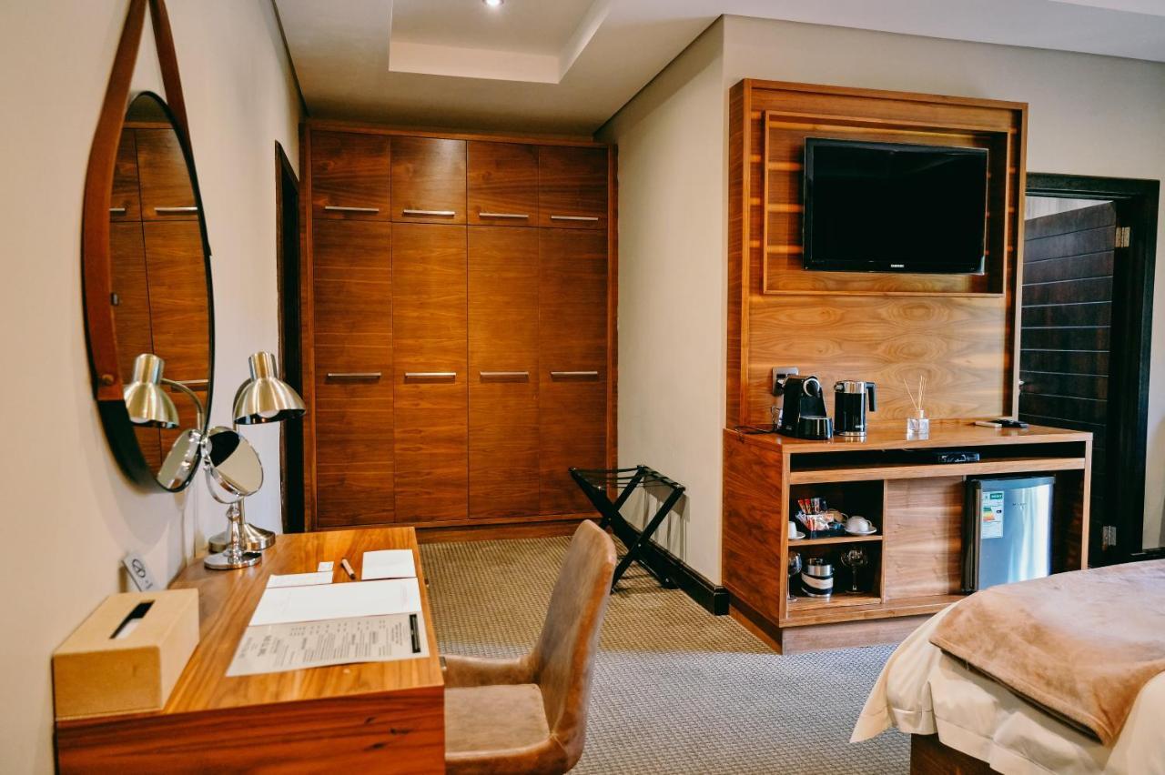 Tredenham Boutique Hotel Блумфонтейн Екстер'єр фото A room at the Protea Hotel, Sandton