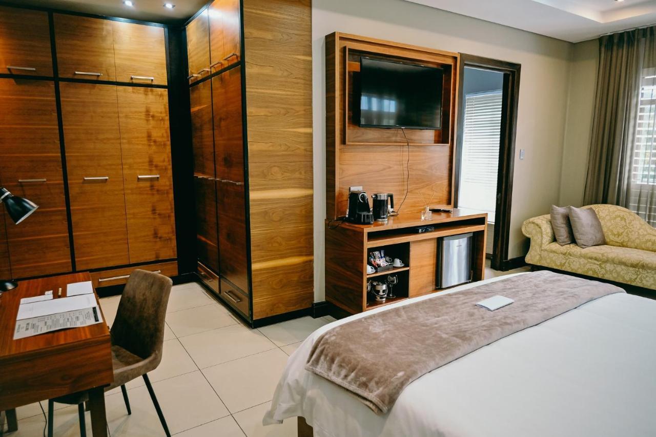 Tredenham Boutique Hotel Блумфонтейн Екстер'єр фото A room at the hotel