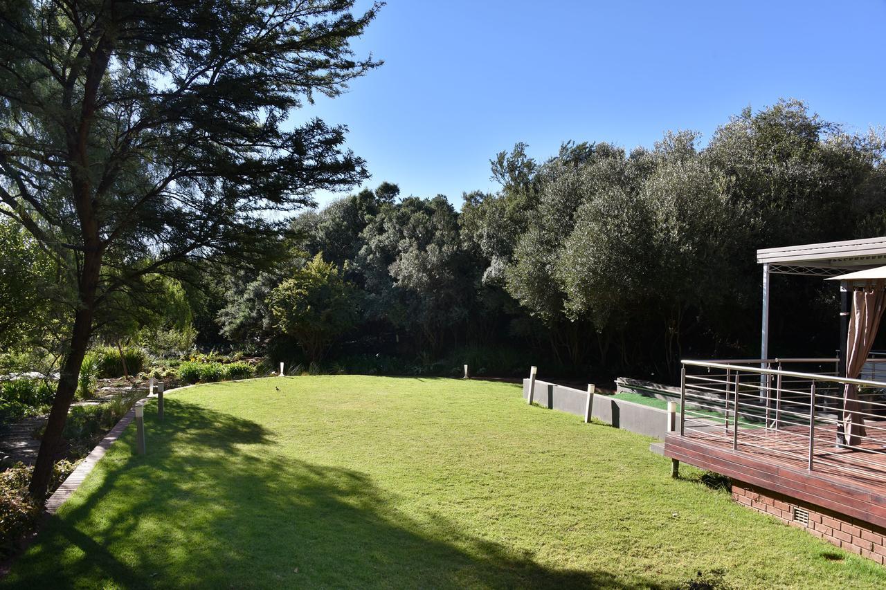 Tredenham Boutique Hotel Блумфонтейн Екстер'єр фото The cricket field at the University of Stellenbosch