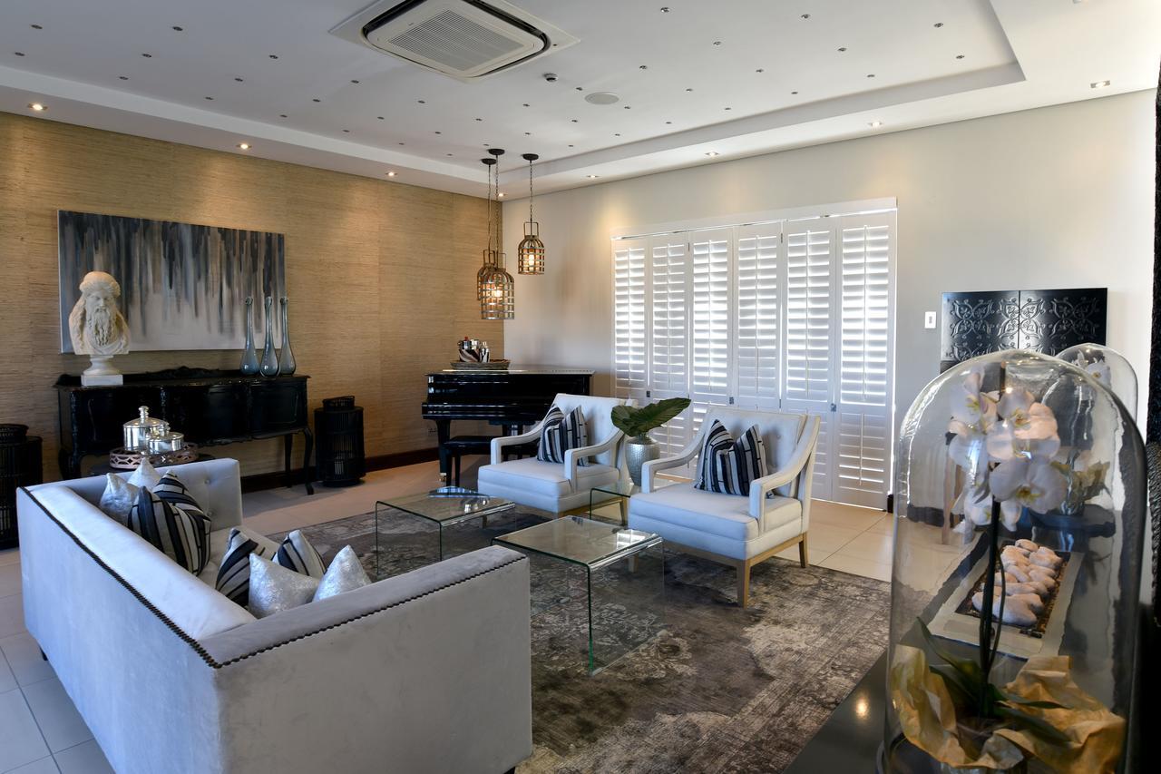 Tredenham Boutique Hotel Блумфонтейн Екстер'єр фото Interior of a home in the suburb of Waterfall, Gauteng, South Africa