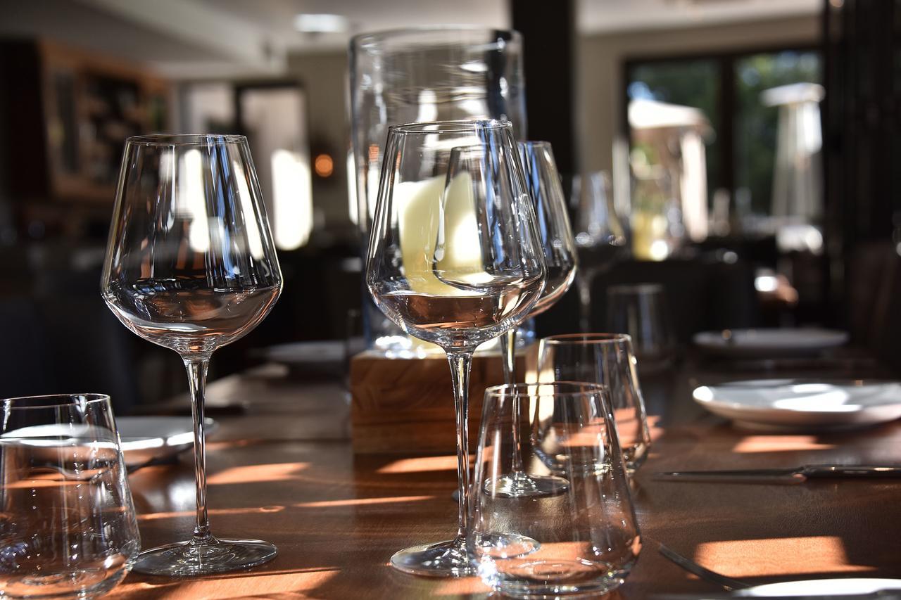 Tredenham Boutique Hotel Блумфонтейн Екстер'єр фото Wine glasses